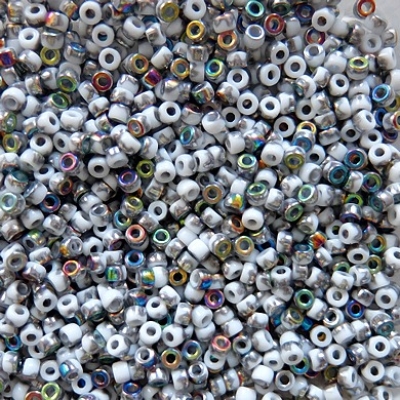 Matubo beads 8/0 - chalk vitrail